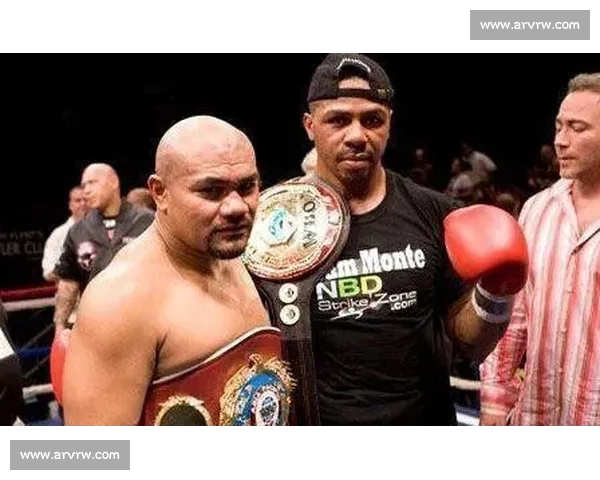 图阿对决伊比布奇重拳时代的经典巅峰之战全景回顾历史重量级传奇