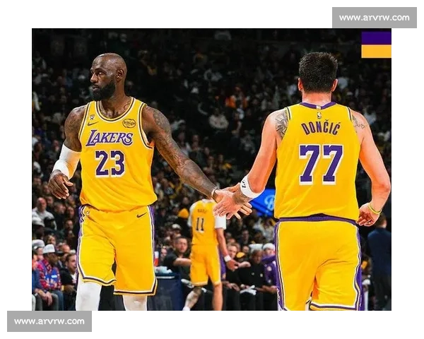 湖人对阵热火总决赛G5全场回放关键瞬间深度解析战术走向与球星表现