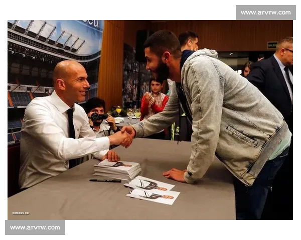 马拉加对阵皇马比赛录像回顾与关键瞬间全解析战术博弈与进球亮点解读