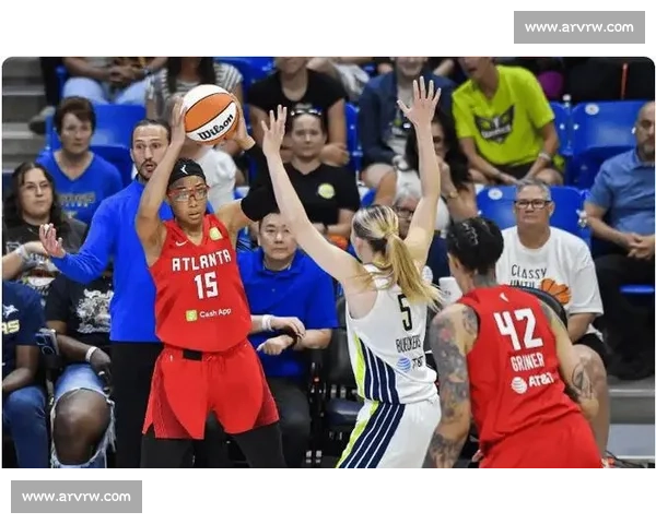 WNBA天猫对阵太阳精彩对决解析 球员表现与赛场关键瞬间回顾