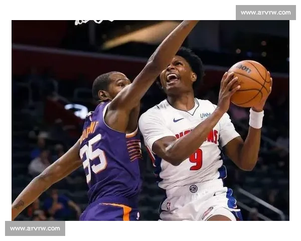 NBA勇士vs湖人焦点对决解析攻防博弈与季后赛走向前景预测全